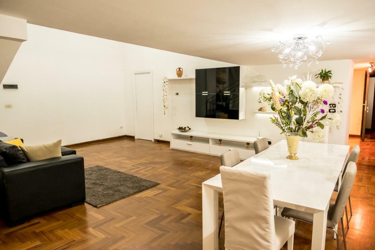 Hotel Il Salotto Di Nonna Cornelia 2 Napoli Esterno foto