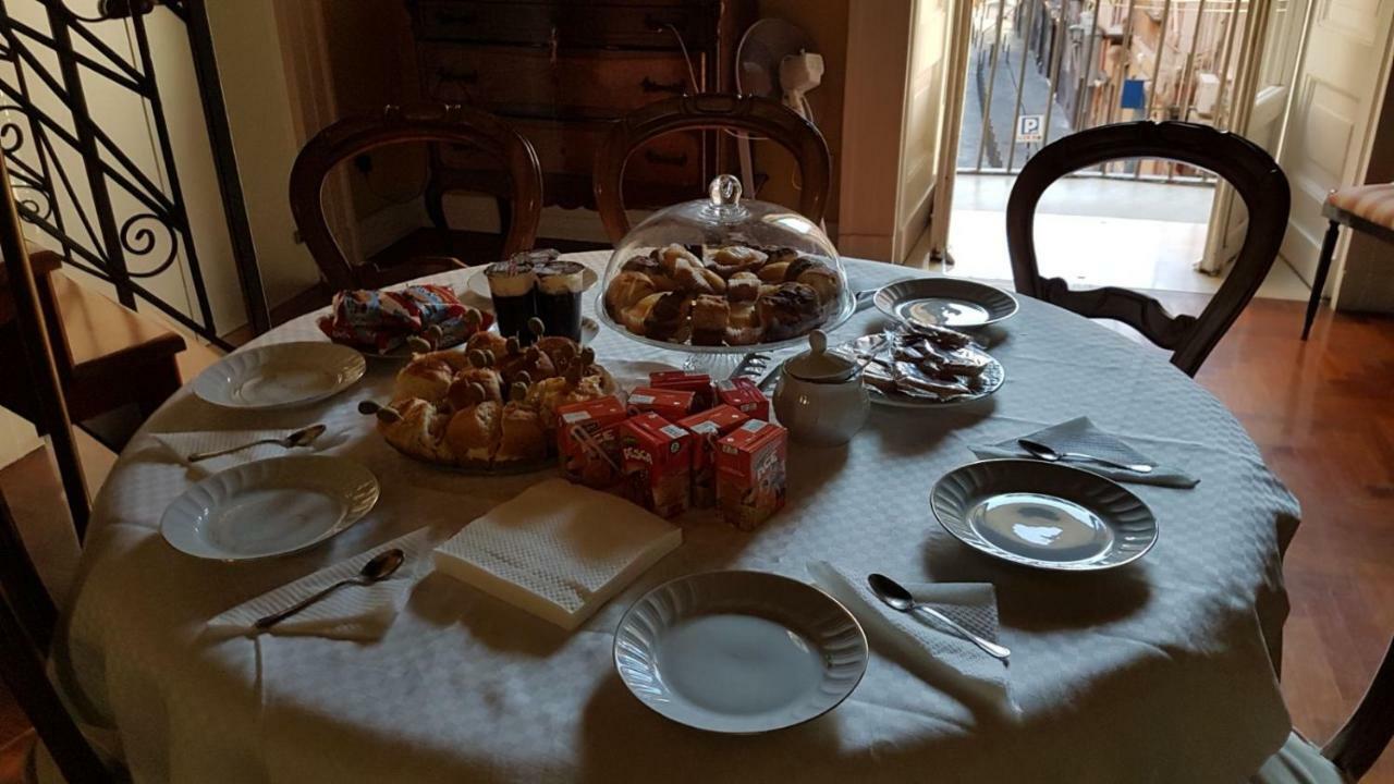Hotel Il Salotto Di Nonna Cornelia 2 Napoli Esterno foto